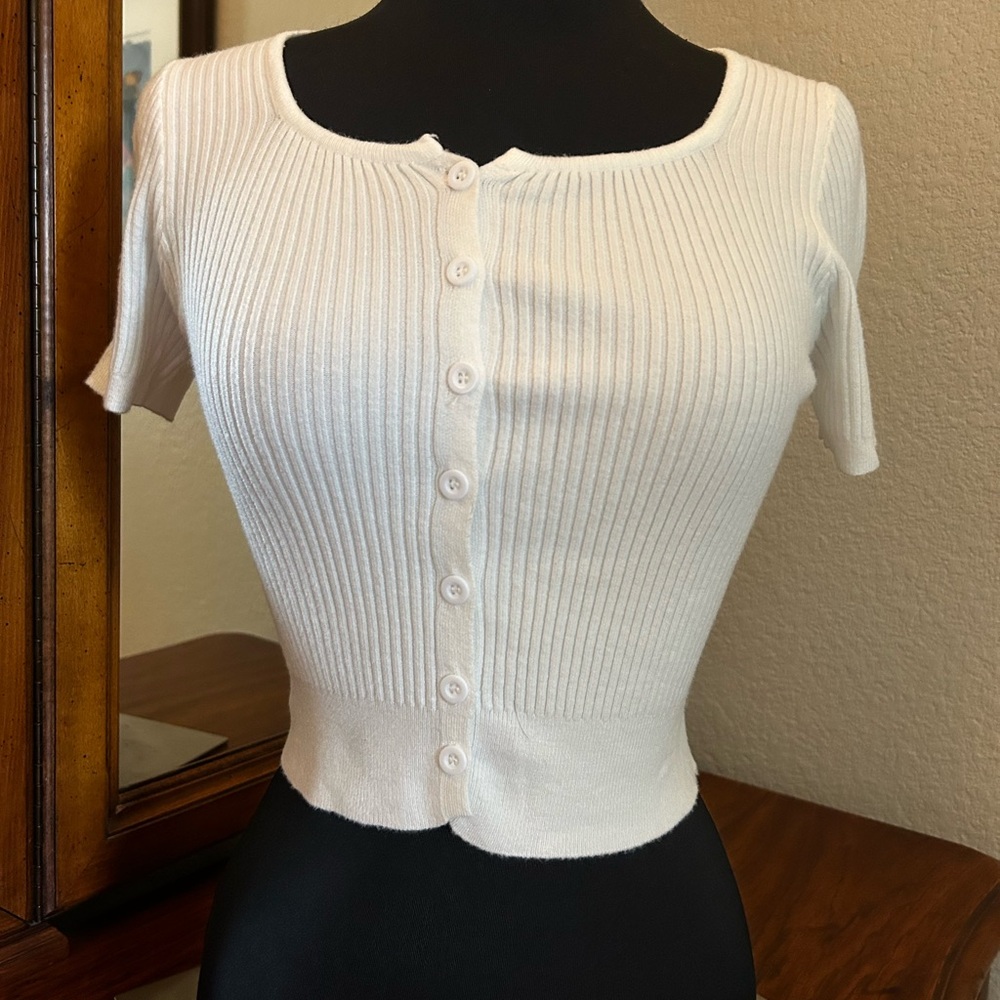My Style White Ribbed Button-Down Cropped Sweater. Size S.